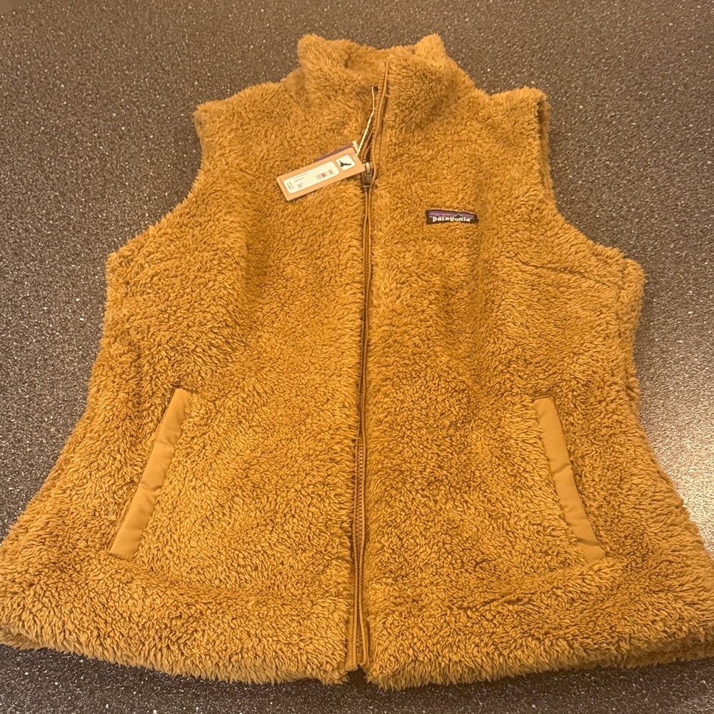 NWOT Patagonia Light Brown Sherpa Vest